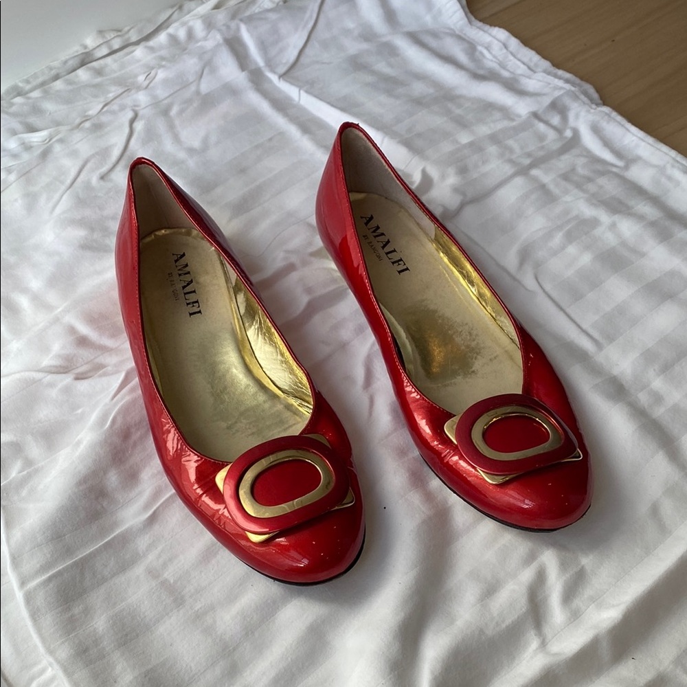 AMALFI by Rangoni - Red Patent Leather Flats w/buckle - S 9 1/2 M